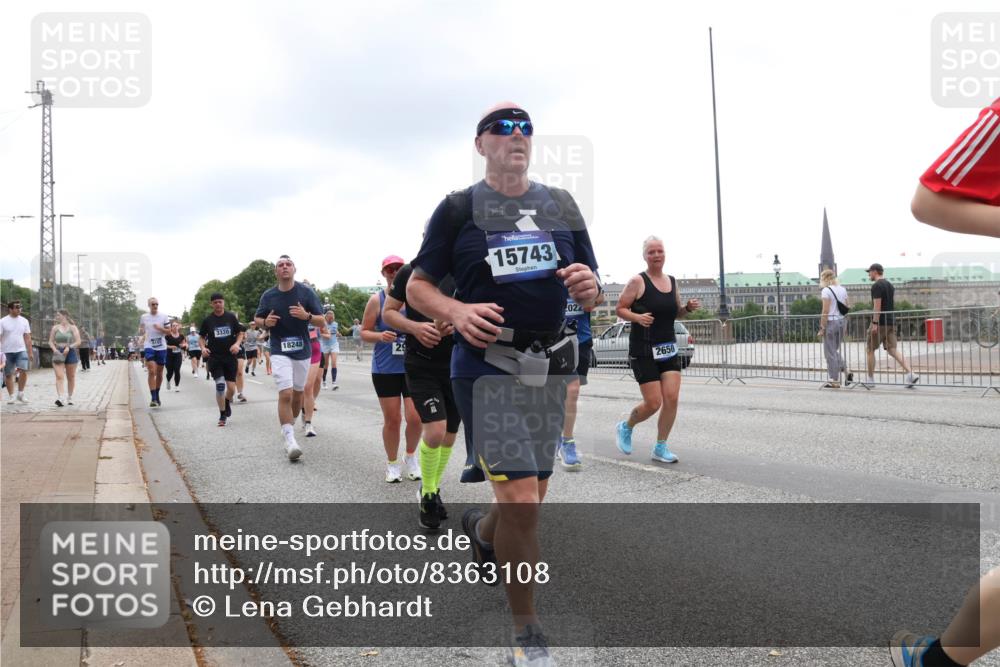 29.06.2025 - hella hamburg halbmarathon Lena Gebhardt http://msf.ph/oto/8363108 29.06.2025 10:48:28 Lombardsbrücke 3320, 18248, 29, 15743, 022, 2650, 1142, 1157, 1167, 1174, 1175, 1584, 1645, 1701, 2037, 2163, 2195, 2418, 2437, 2438, 2475, 2627, 2650, 2716, 2756, 2909, 2958, 3224, 3320, 3468, 3504, 3661, 3679, 3933, 4327, 4588, 5010, 5585, 5781, 5952, 6143, 7203, 7393, 7394, 7532, 7916, 7947, 7948, 8461, 8521, 8719, 8760, 8948, 9356, 9775, 9787, 9921, 10059, 10145, 10204, 10366, 10654, 10656, 10777, 10794, 11548, 11742, 11781, 13814, 13845, 15715, 16498, 16499, 16701 meine-sportfotos.de