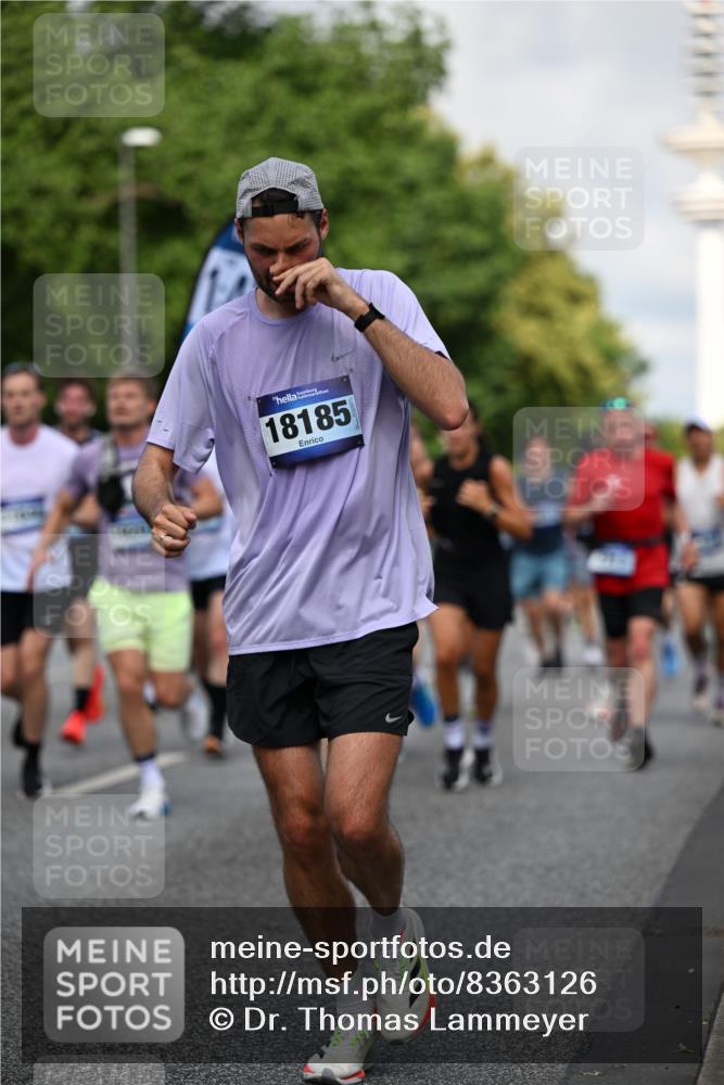 29.06.2025 - hella hamburg halbmarathon Dr. Thomas Lammeyer http://msf.ph/oto/8363126 29.06.2025 09:56:49 Kennedybrücke 1012, 1070, 1163, 1176, 1391, 1558, 1613, 1735, 1759, 1782, 2048, 2189, 2213, 2365, 2402, 2590, 2623, 2788, 2970, 3021, 3146, 3304, 3907, 3917, 3928, 4091, 4277, 4933, 4981, 4997, 5623, 5624, 5682, 5692, 6081, 6152, 6712, 6716, 7005, 7093, 7147, 7204, 7322, 7450, 7599, 7765, 8063, 8145, 8664, 8694, 8704, 8722, 8819, 9213, 9232, 9374, 9534, 9538, 9540, 9544, 9585, 9794, 10208, 10246, 10313, 10750, 10969, 11094, 11153, 11291 meine-sportfotos.de