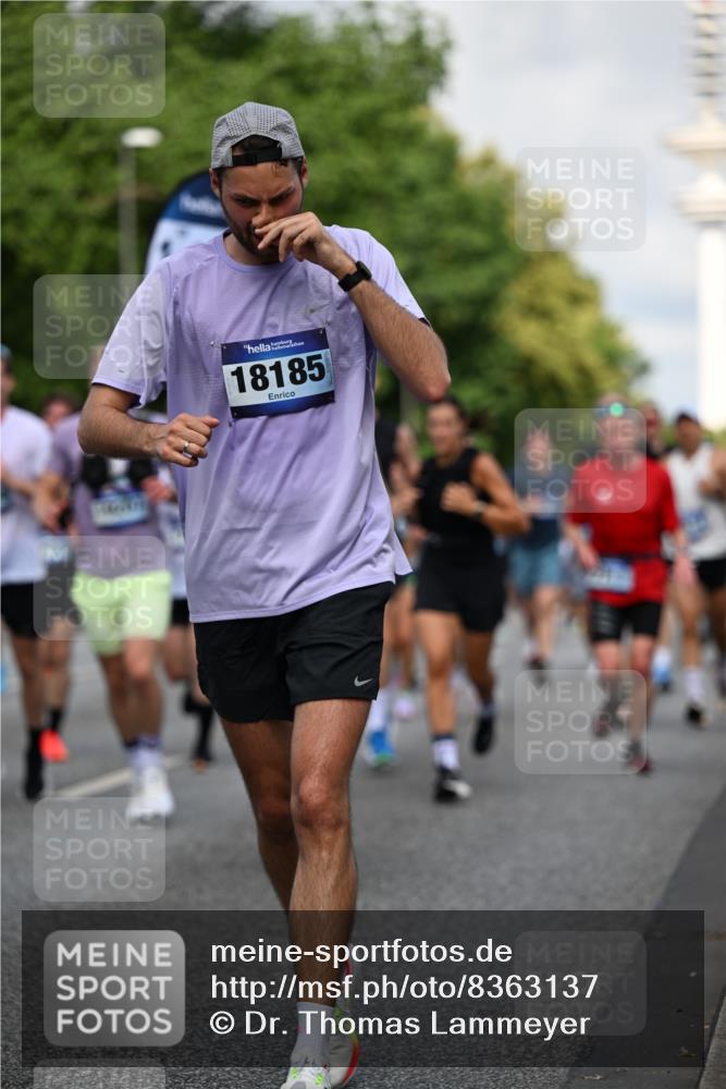 29.06.2025 - hella hamburg halbmarathon Dr. Thomas Lammeyer http://msf.ph/oto/8363137 29.06.2025 09:56:49 Kennedybrücke 1012, 1070, 1163, 1176, 1391, 1558, 1613, 1735, 1759, 1782, 2048, 2189, 2213, 2365, 2402, 2590, 2623, 2788, 2970, 3021, 3146, 3304, 3907, 3917, 3928, 4091, 4277, 4933, 4981, 4997, 5623, 5624, 5682, 5692, 6081, 6152, 6712, 6716, 7005, 7093, 7147, 7204, 7322, 7450, 7599, 7765, 8063, 8145, 8664, 8694, 8704, 8722, 8819, 9213, 9232, 9374, 9534, 9538, 9540, 9544, 9585, 9794, 10208, 10246, 10313, 10750, 10969, 11094, 11153, 11291 meine-sportfotos.de