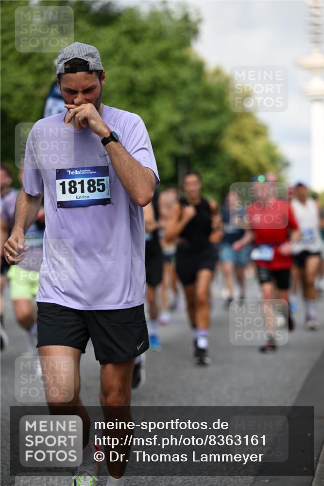 29.06.2025 - hella hamburg halbmarathon Dr. Thomas Lammeyer http://msf.ph/oto/8363161 29.06.2025 09:56:49 Kennedybrücke 1012, 1070, 1163, 1176, 1391, 1558, 1613, 1735, 1759, 1782, 2048, 2189, 2213, 2365, 2402, 2590, 2623, 2788, 2970, 3021, 3146, 3304, 3907, 3917, 3928, 4091, 4277, 4933, 4981, 4997, 5623, 5624, 5682, 5692, 6081, 6152, 6712, 6716, 7005, 7093, 7147, 7204, 7322, 7450, 7599, 7765, 8063, 8145, 8664, 8694, 8704, 8722, 8819, 9213, 9232, 9374, 9534, 9538, 9540, 9544, 9585, 9794, 10208, 10246, 10313, 10750, 10969, 11094, 11153, 11291 meine-sportfotos.de