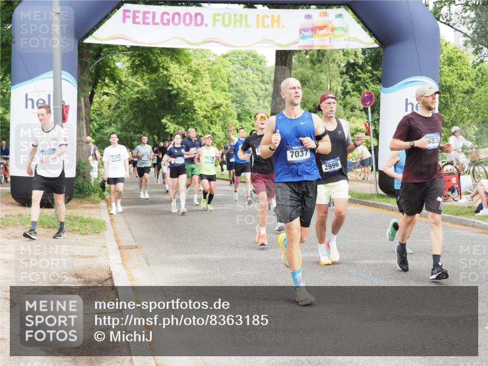 29.06.2025 - hella hamburg halbmarathon MichiJ http://msf.ph/oto/8363185 29.06.2025 10:43:26 Zwischen KM18-KM19 1972, 2083, 2741, 2982, 2996, 3042, 4152, 4594, 4813, 5418, 7037, 8255, 9622, 9727, 9820, 10093, 13064, 13245, 13474, 16121, 16434, 16679, 17468, 17758, 17828, 18117, 18125, 18208, 18899, 19184 meine-sportfotos.de