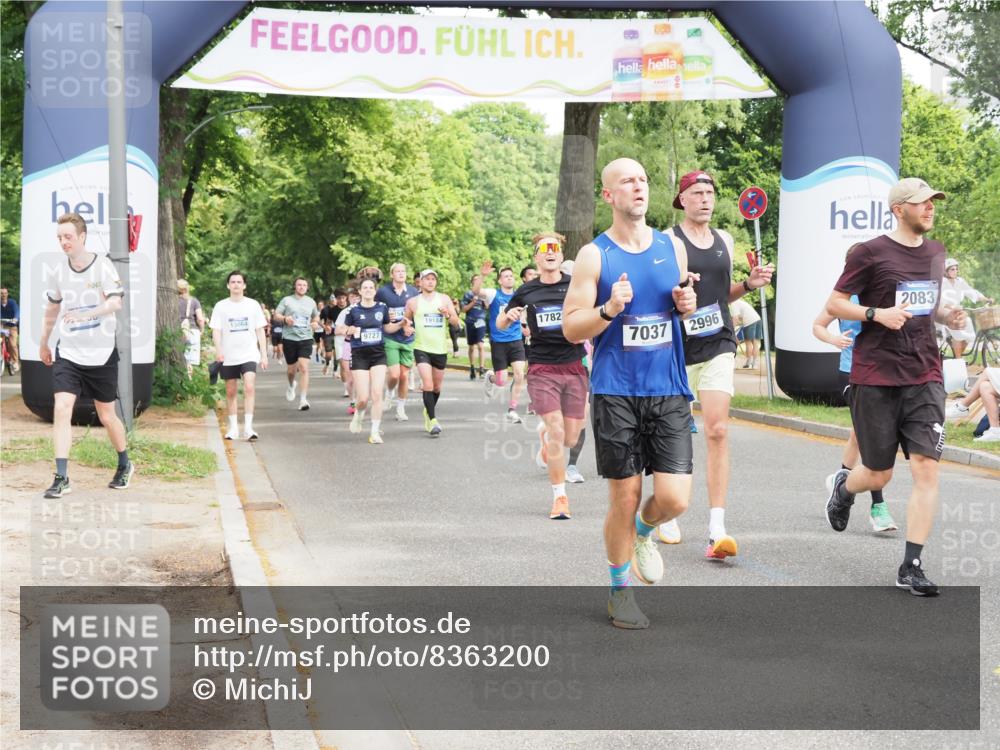 29.06.2025 - hella hamburg halbmarathon MichiJ http://msf.ph/oto/8363200 29.06.2025 10:43:26 Zwischen KM18-KM19 1972, 2083, 2741, 2982, 2996, 3042, 4152, 4594, 4813, 5418, 7037, 8255, 9622, 9727, 9820, 10093, 13064, 13245, 13474, 16121, 16434, 16679, 17468, 17758, 17828, 18117, 18125, 18208, 18899, 19184 meine-sportfotos.de