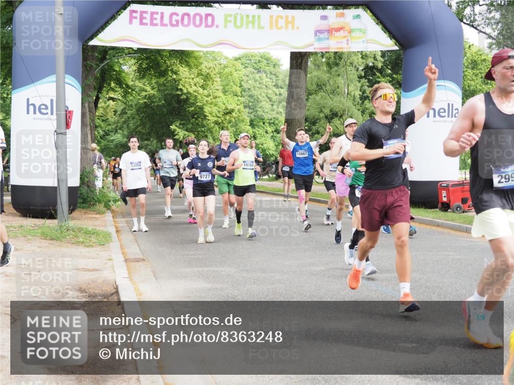 29.06.2025 - hella hamburg halbmarathon MichiJ http://msf.ph/oto/8363248 29.06.2025 10:43:27 Zwischen KM18-KM19 1972, 2083, 2741, 2982, 2996, 4152, 4594, 4813, 5418, 7037, 7547, 9727, 9820, 10093, 10133, 10665, 13064, 13245, 13474, 16121, 16434, 16679, 17468, 17758, 17828, 18117, 18125, 18208, 18867, 18899, 19184 meine-sportfotos.de