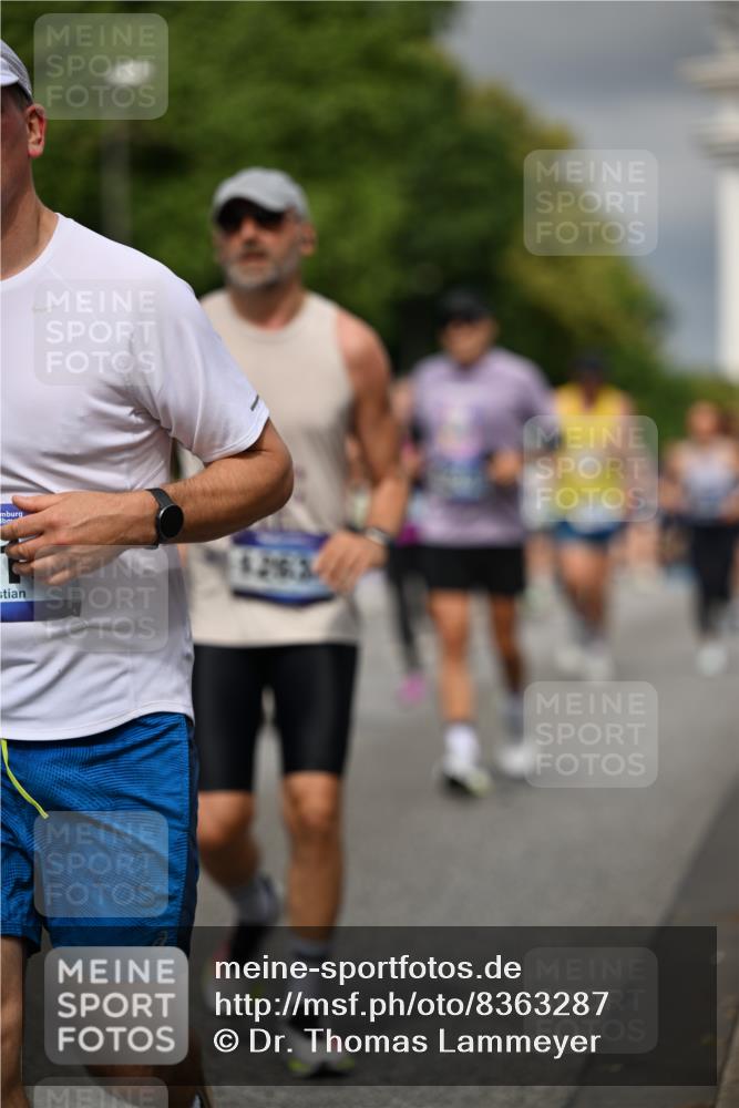29.06.2025 - hella hamburg halbmarathon Dr. Thomas Lammeyer http://msf.ph/oto/8363287 29.06.2025 10:19:13 Kennedybrücke 1296, 1379, 1524, 1575, 1745, 1890, 2110, 2281, 3507, 3509, 3513, 3650, 4492, 4494, 4495, 5069, 5271, 5608, 5739, 5800, 5981, 5986, 6248, 6287, 6317, 6710, 7439, 7452, 7809, 7810, 8237, 8239, 8256, 8609, 9113, 9423, 9657, 9911, 9975, 9997, 10775, 10858, 11271 meine-sportfotos.de