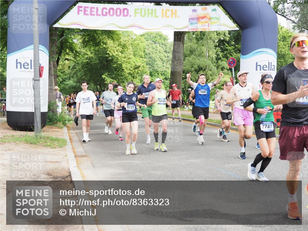 29.06.2025 - hella hamburg halbmarathon MichiJ http://msf.ph/oto/8363323 29.06.2025 10:43:28 Zwischen KM18-KM19 1972, 2083, 2741, 2982, 2996, 4152, 4594, 4813, 5418, 7037, 7547, 8968, 9246, 9727, 9903, 10093, 10133, 10408, 10665, 13064, 13245, 13474, 16121, 16434, 16679, 17468, 17758, 17828, 18117, 18125, 18208, 18867, 18899, 19184 meine-sportfotos.de