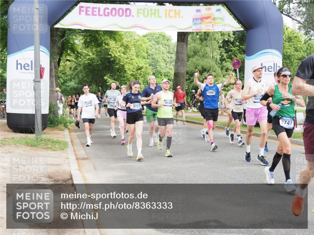 29.06.2025 - hella hamburg halbmarathon MichiJ http://msf.ph/oto/8363333 29.06.2025 10:43:28 Zwischen KM18-KM19 1972, 2083, 2741, 2982, 2996, 4152, 4594, 4813, 5418, 7037, 7547, 8968, 9246, 9727, 9903, 10093, 10133, 10408, 10665, 13064, 13245, 13474, 16121, 16434, 16679, 17468, 17758, 17828, 18117, 18125, 18208, 18867, 18899, 19184 meine-sportfotos.de
