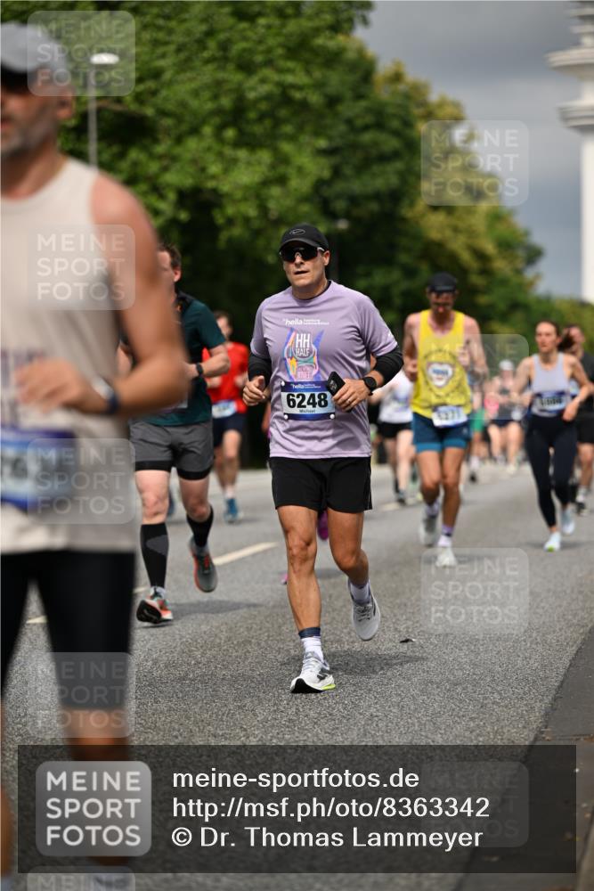 29.06.2025 - hella hamburg halbmarathon Dr. Thomas Lammeyer http://msf.ph/oto/8363342 29.06.2025 10:19:14 Kennedybrücke 1296, 1379, 1524, 1575, 1745, 1890, 2110, 2281, 3513, 3650, 4492, 4494, 4495, 5069, 5271, 5608, 5739, 5981, 5986, 6248, 6287, 6317, 6710, 7439, 7452, 7809, 7810, 8237, 8239, 8256, 8609, 9113, 9423, 9657, 9911, 9975, 9997, 10775, 10858, 11271 meine-sportfotos.de