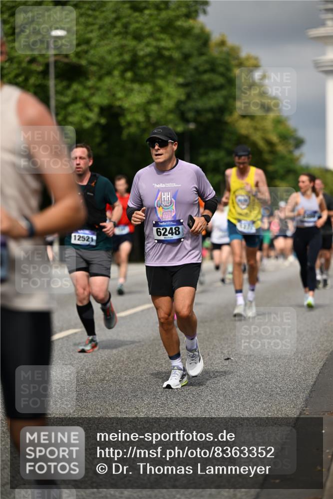 29.06.2025 - hella hamburg halbmarathon Dr. Thomas Lammeyer http://msf.ph/oto/8363352 29.06.2025 10:19:14 Kennedybrücke 1296, 1379, 1524, 1575, 1745, 1890, 2110, 2281, 3513, 3650, 4492, 4494, 4495, 5069, 5271, 5608, 5739, 5981, 5986, 6248, 6287, 6317, 6710, 7439, 7452, 7809, 7810, 8237, 8239, 8256, 8609, 9113, 9423, 9657, 9911, 9975, 9997, 10775, 10858, 11271 meine-sportfotos.de