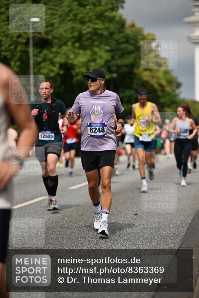 29.06.2025 - hella hamburg halbmarathon Dr. Thomas Lammeyer http://msf.ph/oto/8363369 29.06.2025 10:19:14 Kennedybrücke 1296, 1379, 1524, 1575, 1745, 1890, 2110, 2281, 3513, 3650, 4492, 4494, 4495, 5069, 5271, 5608, 5739, 5981, 5986, 6248, 6287, 6317, 6710, 7439, 7452, 7809, 7810, 8237, 8239, 8256, 8609, 9113, 9423, 9657, 9911, 9975, 9997, 10775, 10858, 11271 meine-sportfotos.de