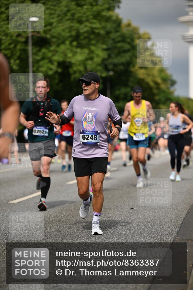 29.06.2025 - hella hamburg halbmarathon Dr. Thomas Lammeyer http://msf.ph/oto/8363387 29.06.2025 10:19:15 Kennedybrücke 1296, 1379, 1524, 1575, 1890, 2110, 3513, 3650, 4492, 4494, 4495, 5069, 5271, 5608, 5739, 5981, 5986, 6248, 6287, 6317, 6710, 7439, 7452, 7809, 7810, 8237, 8256, 8609, 9113, 9423, 9657, 9911, 9975, 9997, 10775, 10858 meine-sportfotos.de