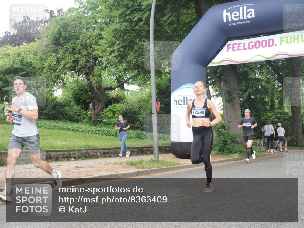 29.06.2025 - hella hamburg halbmarathon KatJ http://msf.ph/oto/8363409 29.06.2025 10:22:44 Zwischen KM18-KM19 1959, 2836, 6473 meine-sportfotos.de