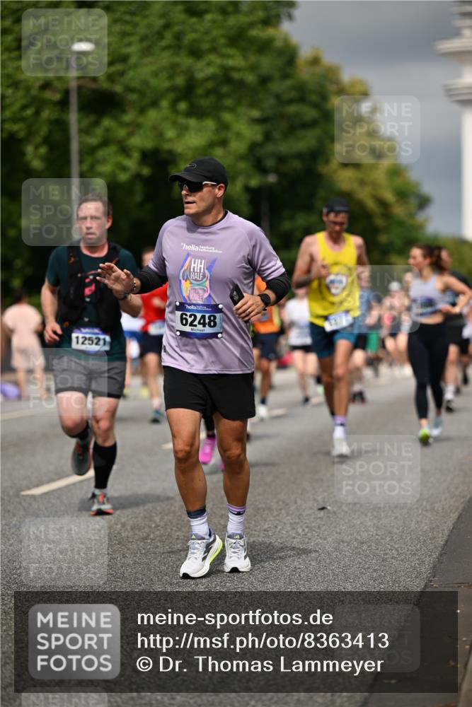 29.06.2025 - hella hamburg halbmarathon Dr. Thomas Lammeyer http://msf.ph/oto/8363413 29.06.2025 10:19:15 Kennedybrücke 1296, 1379, 1524, 1575, 1890, 2110, 3513, 3650, 4492, 4494, 4495, 5069, 5271, 5608, 5739, 5981, 5986, 6248, 6287, 6317, 6710, 7439, 7452, 7809, 7810, 8237, 8256, 8609, 9113, 9423, 9657, 9911, 9975, 9997, 10775, 10858 meine-sportfotos.de