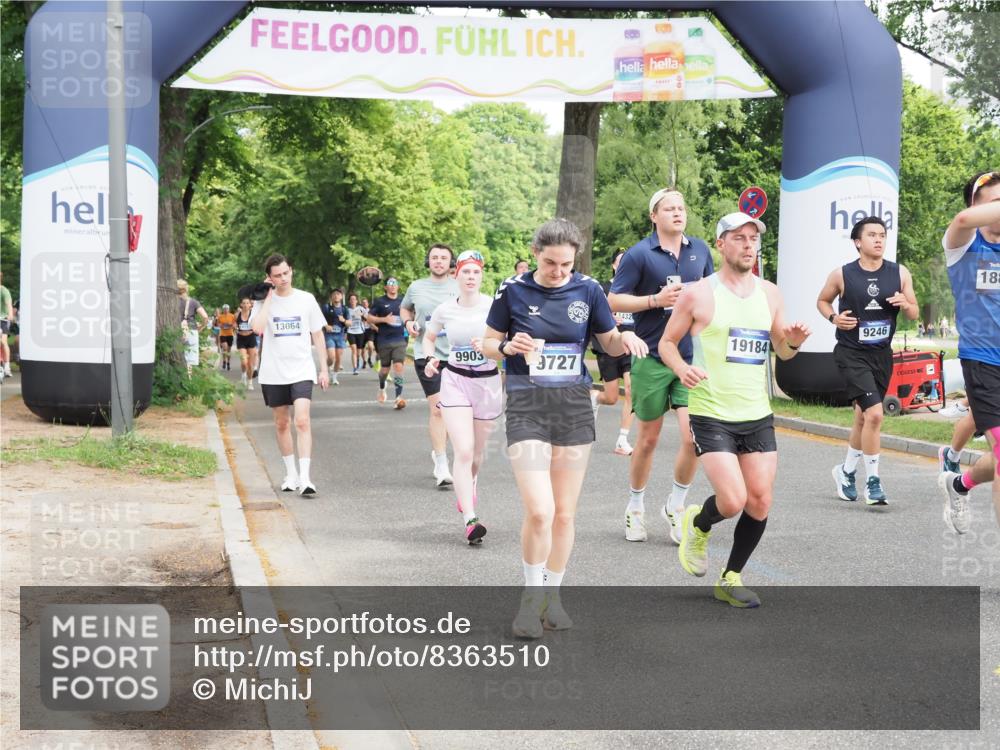 29.06.2025 - hella hamburg halbmarathon MichiJ http://msf.ph/oto/8363510 29.06.2025 10:43:29 Zwischen KM18-KM19 1972, 2083, 2741, 2982, 2996, 4152, 4594, 4813, 7037, 7547, 8968, 9246, 9727, 9903, 10093, 10133, 10408, 10665, 13064, 13474, 16121, 16434, 17758, 17828, 18117, 18125, 18208, 18867, 18899, 19184 meine-sportfotos.de