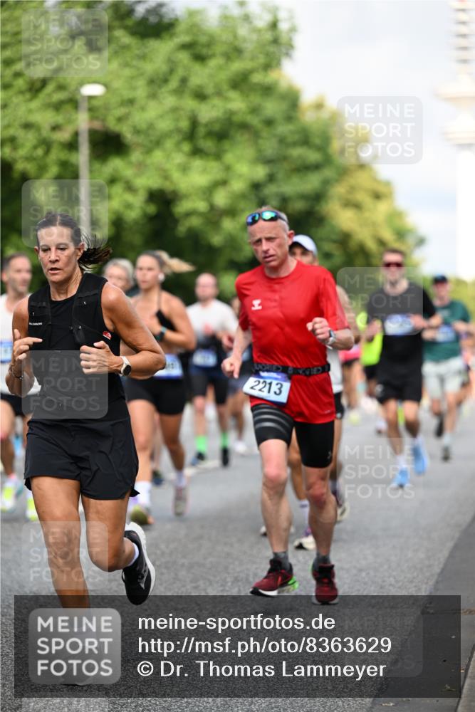 29.06.2025 - hella hamburg halbmarathon Dr. Thomas Lammeyer http://msf.ph/oto/8363629 29.06.2025 09:56:51 Kennedybrücke 1012, 1163, 1176, 1391, 1558, 1735, 1759, 2048, 2189, 2213, 2234, 2365, 2402, 2590, 2623, 2788, 2970, 3021, 3146, 3304, 3907, 3917, 3928, 4091, 4277, 4310, 4553, 4933, 4981, 4997, 5022, 5623, 5624, 5682, 5692, 6081, 6152, 6375, 6712, 6716, 7005, 7093, 7147, 7204, 7322, 7450, 7765, 8063, 8145, 8664, 8694, 8704, 8722, 8819, 9213, 9232, 9374, 9534, 9538, 9540, 9544, 9585, 9794, 10208, 10246, 10313, 10969, 11094, 11153, 11291 meine-sportfotos.de