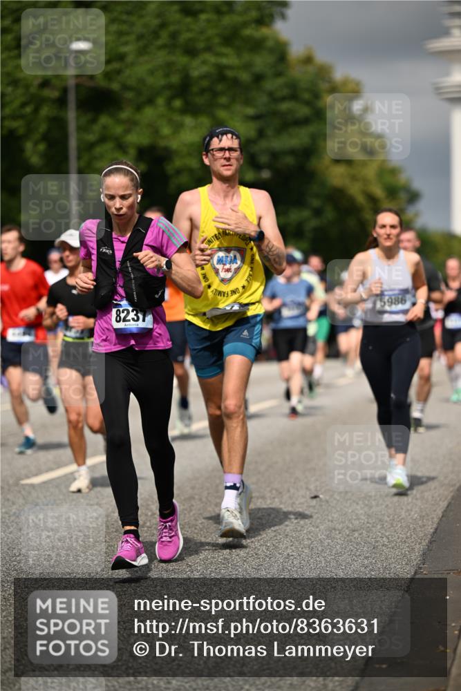 29.06.2025 - hella hamburg halbmarathon Dr. Thomas Lammeyer http://msf.ph/oto/8363631 29.06.2025 10:19:17 Kennedybrücke 1379, 1524, 1575, 1890, 2110, 2494, 3513, 3650, 4007, 4492, 4494, 4495, 5069, 5271, 5739, 5981, 5986, 6248, 6287, 6317, 7439, 7452, 7809, 7810, 8237, 8609, 9113, 9423, 9657, 9911, 9975, 9997, 10775, 10858, 10963 meine-sportfotos.de