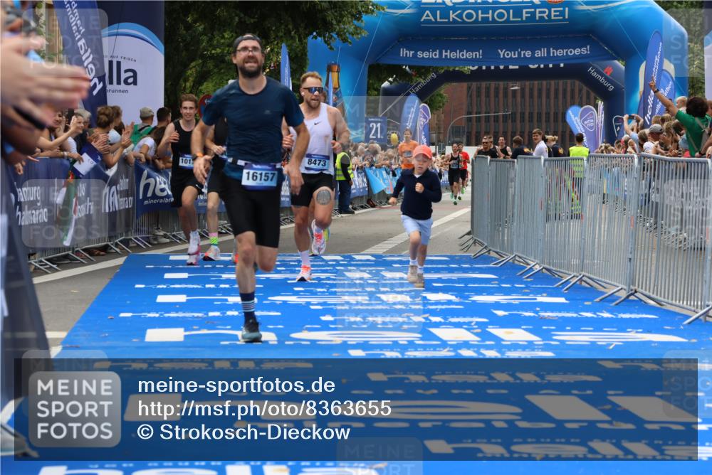 29.06.2025 - hella hamburg halbmarathon Strokosch-Dieckow http://msf.ph/oto/8363655 29.06.2025 10:29:04 Ziel 3043, 8473, 10171, 10351, 16157, 18874, 19142, 19194 meine-sportfotos.de