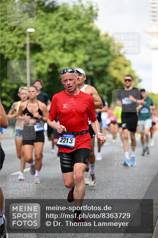 29.06.2025 - hella hamburg halbmarathon Dr. Thomas Lammeyer http://msf.ph/oto/8363729 29.06.2025 09:56:52 Kennedybrücke 1012, 1163, 1176, 1391, 1558, 1735, 1759, 2048, 2189, 2213, 2234, 2365, 2402, 2590, 2623, 2788, 2970, 3021, 3146, 3304, 3907, 3917, 4091, 4277, 4310, 4553, 4933, 4997, 5022, 5623, 5624, 5682, 5692, 6081, 6152, 6375, 6460, 6712, 6716, 7005, 7093, 7147, 7204, 7322, 7450, 7765, 8063, 8145, 8694, 8704, 8722, 8819, 9213, 9232, 9303, 9305, 9374, 9534, 9538, 9544, 9585, 9794, 10208, 10246, 10313, 10969, 11094, 11153, 11291 meine-sportfotos.de