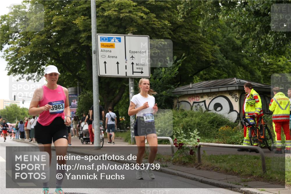 29.06.2025 - hella hamburg halbmarathon Yannick Fuchs http://msf.ph/oto/8363739 29.06.2025 10:53:19 20KM 2006, 2348, 2584, 2677, 2957, 2978, 3114, 3181, 3279, 3425, 3983, 4088, 4592, 4796, 5347, 5885, 6087, 6202, 6220, 6438, 6997, 7031, 7223, 7287, 8290, 10036, 10587, 10759, 10896, 10943, 11935, 11938, 12206, 12261, 12564, 12633, 12736, 12862, 13583, 13761, 14567, 14732, 14902, 14928, 14965, 15232, 15240, 15284, 15824, 16160, 16341, 16910, 16980, 17017, 17176, 17503, 17630, 18153, 18266, 18327, 18467, 18485, 18716, 19015, 19160 meine-sportfotos.de