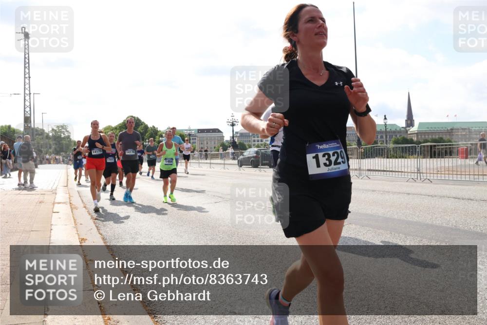 29.06.2025 - hella hamburg halbmarathon Lena Gebhardt http://msf.ph/oto/8363743 29.06.2025 10:01:47 Lombardsbrücke 14175, 17017, 14176, 1464, 1329, 1184, 1329, 1364, 1464, 1653, 1722, 1724, 1729, 1881, 1940, 2167, 2591, 2806, 2957, 3039, 3199, 3425, 3663, 4286, 4319, 4322, 4328, 4370, 4649, 4663, 5547, 5570, 5602, 5603, 5675, 5742, 6087, 6281, 6302, 6327, 6438, 6595, 6921, 6924, 7189, 7287, 8030, 8191, 8392, 8578, 8691, 8822, 8926, 9230, 9741, 10177, 10281, 10301, 10576, 10882, 10915, 11043, 11465, 14471, 14660, 14677, 16420 meine-sportfotos.de