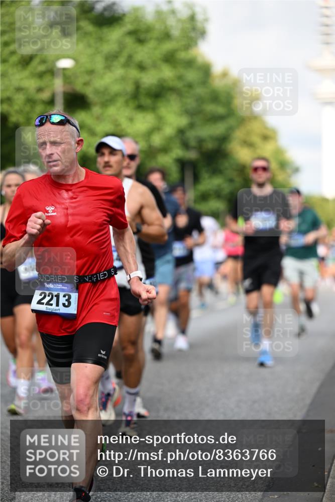 29.06.2025 - hella hamburg halbmarathon Dr. Thomas Lammeyer http://msf.ph/oto/8363766 29.06.2025 09:56:52 Kennedybrücke 1012, 1163, 1176, 1391, 1558, 1735, 1759, 2048, 2189, 2213, 2234, 2365, 2402, 2590, 2623, 2788, 2970, 3021, 3146, 3304, 3907, 3917, 4091, 4277, 4310, 4553, 4933, 4997, 5022, 5623, 5624, 5682, 5692, 6081, 6152, 6375, 6460, 6712, 6716, 7005, 7093, 7147, 7204, 7322, 7450, 7765, 8063, 8145, 8694, 8704, 8722, 8819, 9213, 9232, 9303, 9305, 9374, 9534, 9538, 9544, 9585, 9794, 10208, 10246, 10313, 10969, 11094, 11153, 11291 meine-sportfotos.de