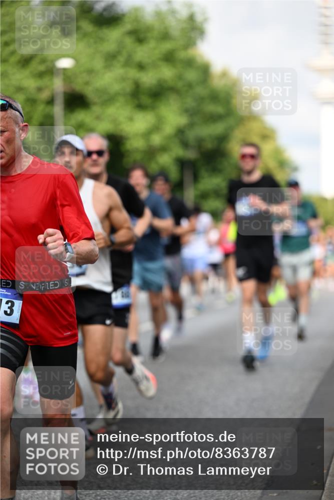 29.06.2025 - hella hamburg halbmarathon Dr. Thomas Lammeyer http://msf.ph/oto/8363787 29.06.2025 09:56:53 Kennedybrücke 1012, 1163, 1176, 1391, 1558, 1735, 1759, 2048, 2189, 2213, 2234, 2365, 2402, 2590, 2623, 2788, 2970, 3021, 3146, 3304, 3907, 3917, 4091, 4277, 4310, 4553, 4933, 4997, 5022, 5623, 5624, 5682, 5692, 6081, 6203, 6375, 6460, 6712, 7093, 7147, 7204, 7322, 7450, 7765, 8063, 8145, 8694, 8704, 8722, 8819, 9213, 9232, 9303, 9305, 9374, 9534, 9538, 9544, 9585, 9794, 10208, 10246, 10313, 10969, 11094, 11153, 11291 meine-sportfotos.de