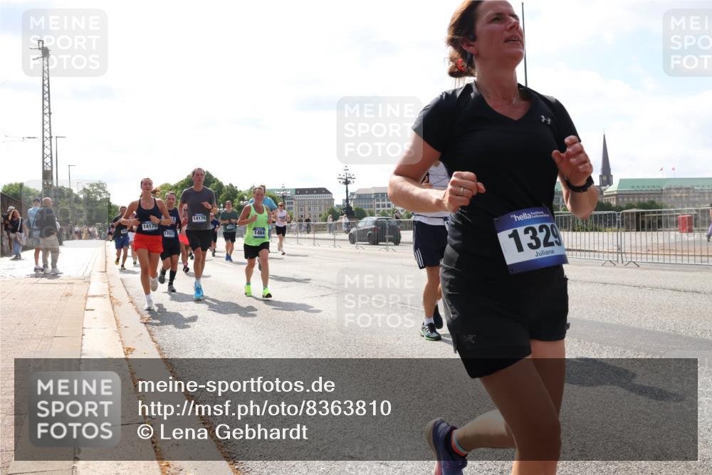29.06.2025 - hella hamburg halbmarathon Lena Gebhardt http://msf.ph/oto/8363810 29.06.2025 10:01:47 Lombardsbrücke 14175, 17017, 14176, 1464, 1329, 1184, 1329, 1364, 1464, 1653, 1722, 1724, 1729, 1881, 1940, 2167, 2591, 2806, 2957, 3039, 3199, 3425, 3663, 4286, 4319, 4322, 4328, 4370, 4649, 4663, 5547, 5570, 5602, 5603, 5675, 5742, 6087, 6281, 6302, 6327, 6438, 6595, 6921, 6924, 7189, 7287, 8030, 8191, 8392, 8578, 8691, 8822, 8926, 9230, 9741, 10177, 10281, 10301, 10576, 10882, 10915, 11043, 11465, 14471, 14660, 14677, 16420 meine-sportfotos.de