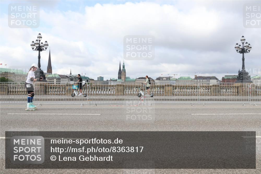 29.06.2025 - hella hamburg halbmarathon Lena Gebhardt http://msf.ph/oto/8363817 29.06.2025 09:10:49 Lombardsbrücke 538 meine-sportfotos.de