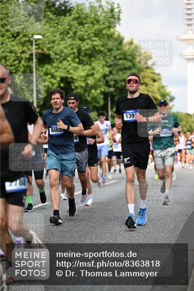 29.06.2025 - hella hamburg halbmarathon Dr. Thomas Lammeyer http://msf.ph/oto/8363818 29.06.2025 09:56:53 Kennedybrücke 1012, 1163, 1176, 1391, 1558, 1735, 1759, 2048, 2189, 2213, 2234, 2365, 2402, 2590, 2623, 2788, 2970, 3021, 3146, 3304, 3907, 3917, 4091, 4277, 4310, 4553, 4933, 4997, 5022, 5623, 5624, 5682, 5692, 6081, 6203, 6375, 6460, 6712, 7093, 7147, 7204, 7322, 7450, 7765, 8063, 8145, 8694, 8704, 8722, 8819, 9213, 9232, 9303, 9305, 9374, 9534, 9538, 9544, 9585, 9794, 10208, 10246, 10313, 10969, 11094, 11153, 11291 meine-sportfotos.de