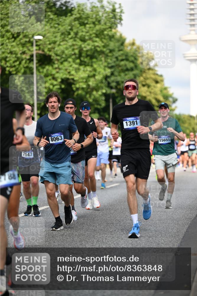 29.06.2025 - hella hamburg halbmarathon Dr. Thomas Lammeyer http://msf.ph/oto/8363848 29.06.2025 09:56:53 Kennedybrücke 1012, 1163, 1176, 1391, 1558, 1735, 1759, 2048, 2189, 2213, 2234, 2365, 2402, 2590, 2623, 2788, 2970, 3021, 3146, 3304, 3907, 3917, 4091, 4277, 4310, 4553, 4933, 4997, 5022, 5623, 5624, 5682, 5692, 6081, 6203, 6375, 6460, 6712, 7093, 7147, 7204, 7322, 7450, 7765, 8063, 8145, 8694, 8704, 8722, 8819, 9213, 9232, 9303, 9305, 9374, 9534, 9538, 9544, 9585, 9794, 10208, 10246, 10313, 10969, 11094, 11153, 11291 meine-sportfotos.de