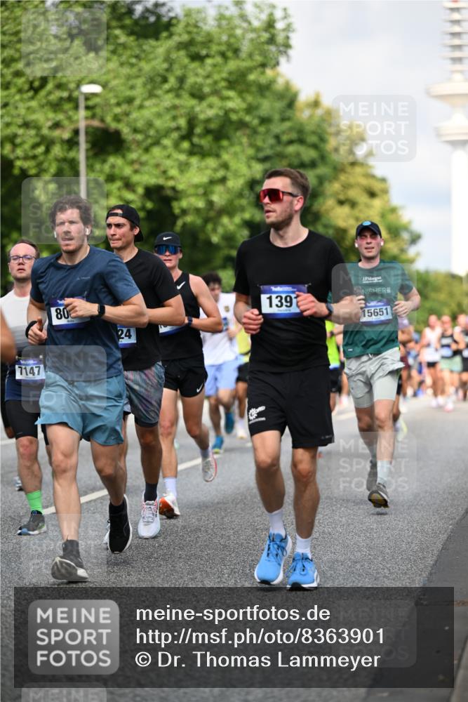 29.06.2025 - hella hamburg halbmarathon Dr. Thomas Lammeyer http://msf.ph/oto/8363901 29.06.2025 09:56:54 Kennedybrücke 1012, 1163, 1176, 1391, 1558, 1735, 1759, 2048, 2189, 2213, 2234, 2365, 2402, 2590, 2623, 2788, 2970, 3021, 3146, 3304, 3907, 4091, 4277, 4310, 4553, 4933, 4997, 5022, 5623, 5624, 5682, 5692, 6081, 6203, 6375, 6460, 6712, 7147, 7204, 7322, 7450, 7765, 8063, 8145, 8704, 8722, 8819, 9213, 9232, 9303, 9305, 9374, 9534, 9538, 9544, 9585, 9794, 10208, 10246, 10313, 10969, 11094, 11153, 11291 meine-sportfotos.de