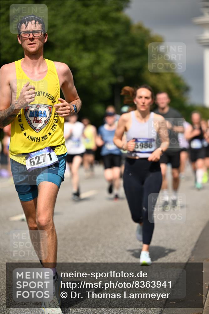 29.06.2025 - hella hamburg halbmarathon Dr. Thomas Lammeyer http://msf.ph/oto/8363941 29.06.2025 10:19:19 Kennedybrücke 1524, 1890, 2110, 2494, 3513, 3650, 4007, 4466, 4492, 4494, 5069, 5271, 5739, 5981, 5986, 6248, 6287, 6317, 6376, 7439, 7452, 7809, 7810, 8237, 8609, 9113, 9423, 9657, 9847, 9911, 9975, 9997, 10775, 10858, 10963 meine-sportfotos.de