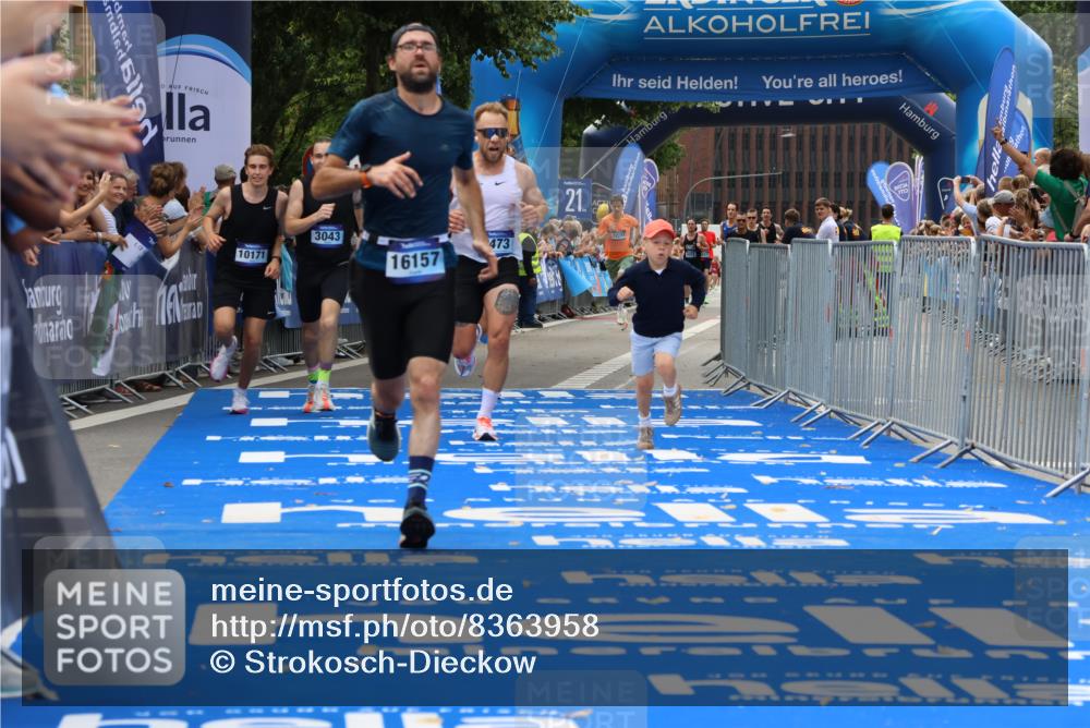 29.06.2025 - hella hamburg halbmarathon Strokosch-Dieckow http://msf.ph/oto/8363958 29.06.2025 10:29:05 Ziel 3043, 8473, 10171, 10351, 16157, 18874, 19194 meine-sportfotos.de