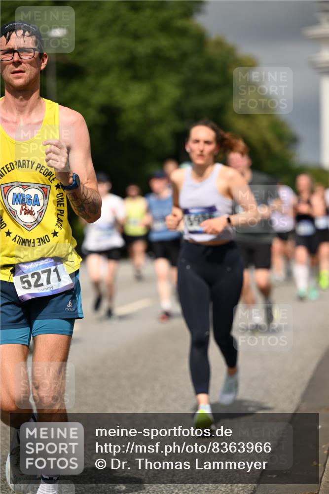 29.06.2025 - hella hamburg halbmarathon Dr. Thomas Lammeyer http://msf.ph/oto/8363966 29.06.2025 10:19:19 Kennedybrücke 1524, 1890, 2110, 2494, 3513, 3650, 4007, 4466, 4492, 4494, 5069, 5271, 5739, 5981, 5986, 6248, 6287, 6317, 6376, 7439, 7452, 7809, 7810, 8237, 8609, 9113, 9423, 9657, 9847, 9911, 9975, 9997, 10775, 10858, 10963 meine-sportfotos.de