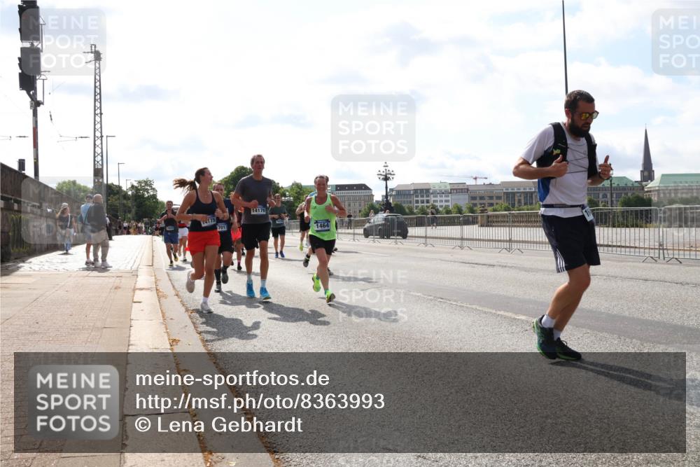 29.06.2025 - hella hamburg halbmarathon Lena Gebhardt http://msf.ph/oto/8363993 29.06.2025 10:01:47 Lombardsbrücke 14175, 7017, 14176, 1464, 1184, 1329, 1364, 1464, 1653, 1722, 1724, 1729, 1881, 1940, 2167, 2591, 2806, 2957, 3039, 3199, 3425, 3663, 4286, 4319, 4322, 4328, 4370, 4649, 4663, 5547, 5570, 5602, 5603, 5675, 5742, 6087, 6281, 6302, 6327, 6438, 6595, 6921, 6924, 7189, 7287, 8030, 8191, 8392, 8578, 8691, 8822, 8926, 9230, 9741, 10177, 10281, 10301, 10576, 10882, 10915, 11043, 11465, 14471, 14660, 14677, 16420 meine-sportfotos.de