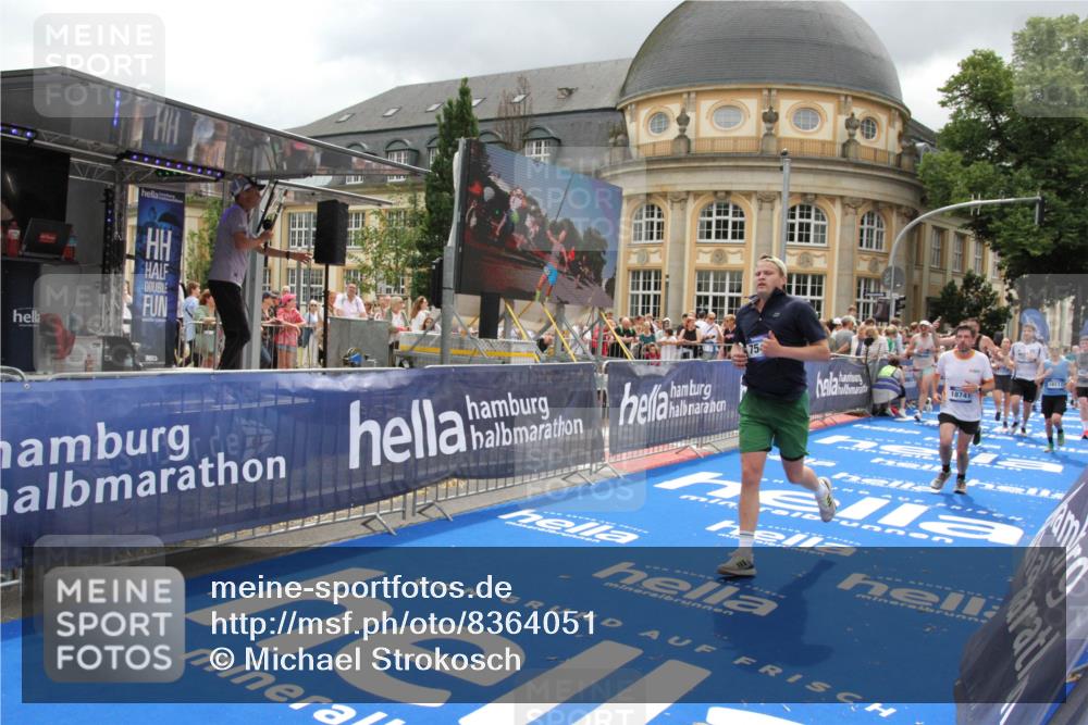 29.06.2025 - hella hamburg halbmarathon Michael Strokosch http://msf.ph/oto/8364051 29.06.2025 10:56:23 Ziel 1193, 3048, 4029, 5465, 5672, 7547, 9622, 9903, 10789, 11231, 11309, 12348, 15300, 16375, 18117, 18495, 18652, 18741, 19152 meine-sportfotos.de