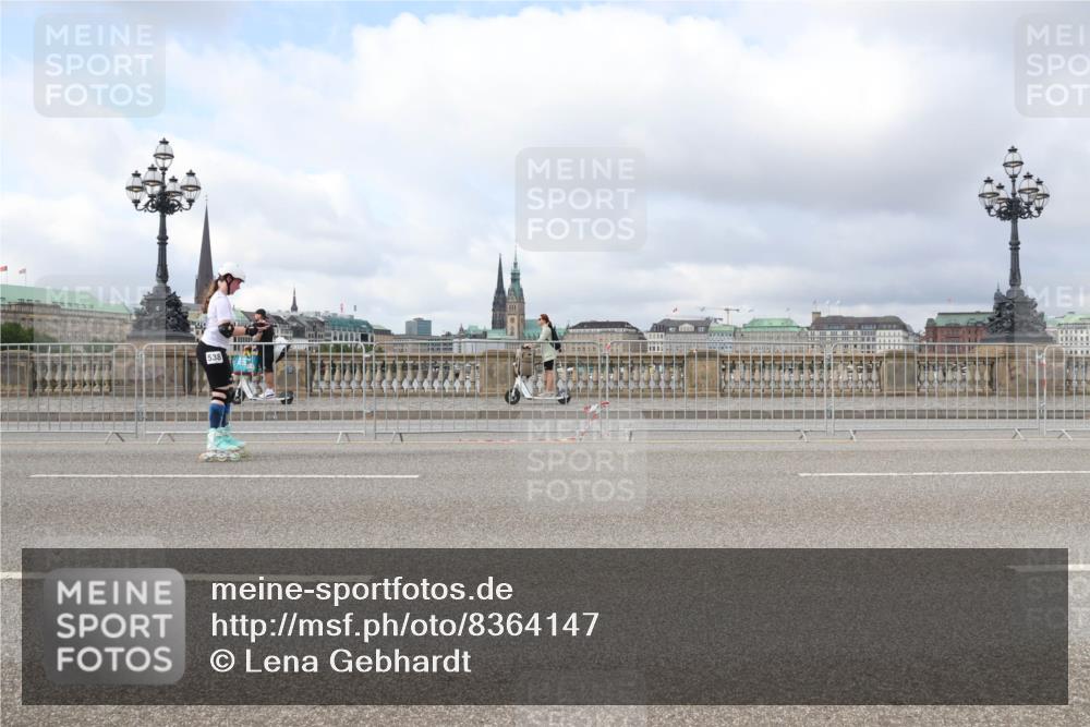 29.06.2025 - hella hamburg halbmarathon Lena Gebhardt http://msf.ph/oto/8364147 29.06.2025 09:10:50 Lombardsbrücke 538 meine-sportfotos.de
