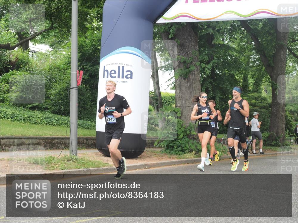 29.06.2025 - hella hamburg halbmarathon KatJ http://msf.ph/oto/8364183 29.06.2025 10:22:50 Zwischen KM18-KM19 4246 meine-sportfotos.de