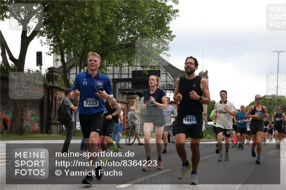 29.06.2025 - hella hamburg halbmarathon Yannick Fuchs http://msf.ph/oto/8364223 29.06.2025 10:53:19 20KM 2006, 2348, 2584, 2677, 2957, 2978, 3114, 3181, 3279, 3425, 3983, 4088, 4592, 4796, 5347, 5885, 6087, 6202, 6220, 6438, 6997, 7031, 7223, 7287, 8290, 10036, 10587, 10759, 10896, 10943, 11935, 11938, 12206, 12261, 12564, 12633, 12736, 12862, 13583, 13761, 14567, 14732, 14902, 14928, 14965, 15232, 15240, 15284, 15824, 16160, 16341, 16910, 16980, 17017, 17176, 17503, 17630, 18153, 18266, 18327, 18467, 18485, 18716, 19015, 19160 meine-sportfotos.de