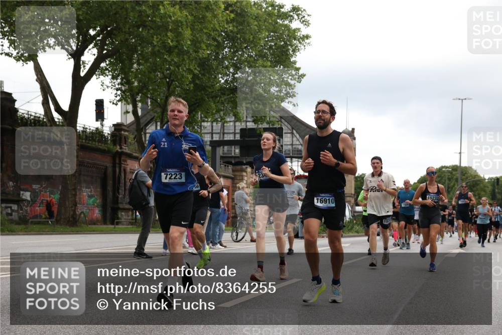 29.06.2025 - hella hamburg halbmarathon Yannick Fuchs http://msf.ph/oto/8364255 29.06.2025 10:53:19 20KM 2006, 2348, 2584, 2677, 2957, 2978, 3114, 3181, 3279, 3425, 3983, 4088, 4592, 4796, 5347, 5885, 6087, 6202, 6220, 6438, 6997, 7031, 7223, 7287, 8290, 10036, 10587, 10759, 10896, 10943, 11935, 11938, 12206, 12261, 12564, 12633, 12736, 12862, 13583, 13761, 14567, 14732, 14902, 14928, 14965, 15232, 15240, 15284, 15824, 16160, 16341, 16910, 16980, 17017, 17176, 17503, 17630, 18153, 18266, 18327, 18467, 18485, 18716, 19015, 19160 meine-sportfotos.de