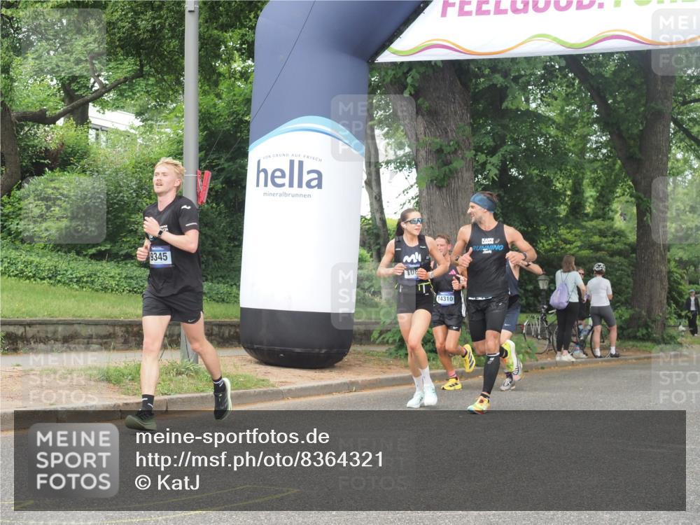 29.06.2025 - hella hamburg halbmarathon KatJ http://msf.ph/oto/8364321 29.06.2025 10:22:51 Zwischen KM18-KM19 4246 meine-sportfotos.de