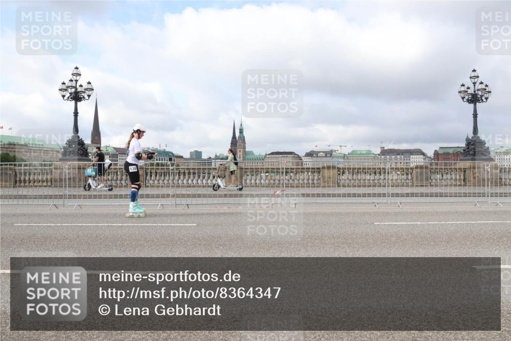29.06.2025 - hella hamburg halbmarathon Lena Gebhardt http://msf.ph/oto/8364347 29.06.2025 09:10:50 Lombardsbrücke 538 meine-sportfotos.de
