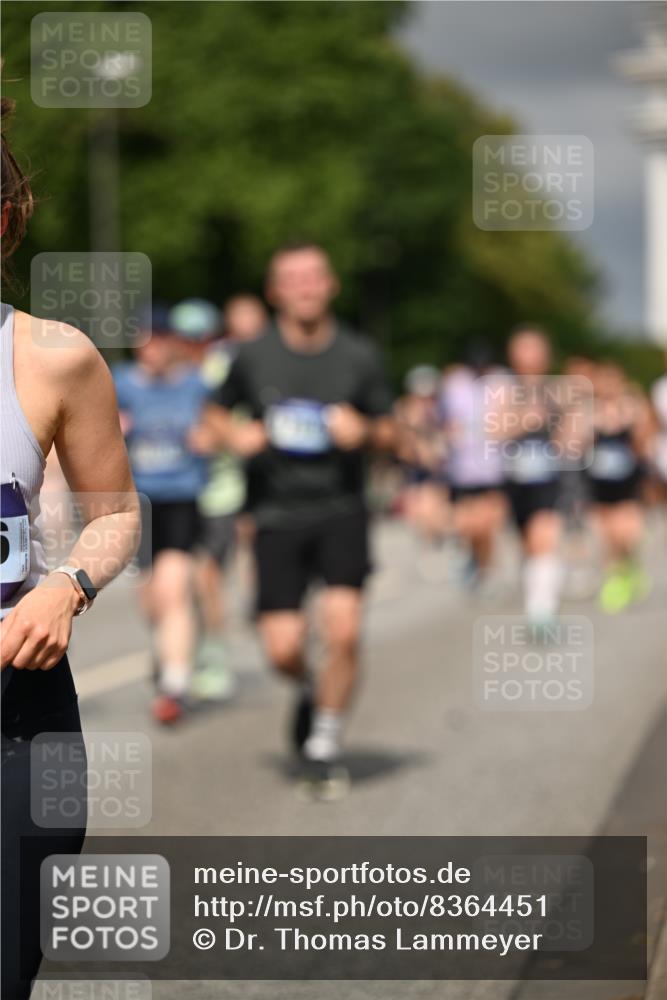 29.06.2025 - hella hamburg halbmarathon Dr. Thomas Lammeyer http://msf.ph/oto/8364451 29.06.2025 10:19:21 Kennedybrücke 1524, 1890, 2110, 2494, 3417, 3513, 3650, 4007, 4466, 4492, 4494, 5069, 5271, 5739, 5986, 6248, 6287, 6376, 7439, 7452, 7809, 7810, 8237, 8609, 9113, 9423, 9556, 9657, 9847, 9911, 9975, 9997, 10775, 10858, 10963 meine-sportfotos.de