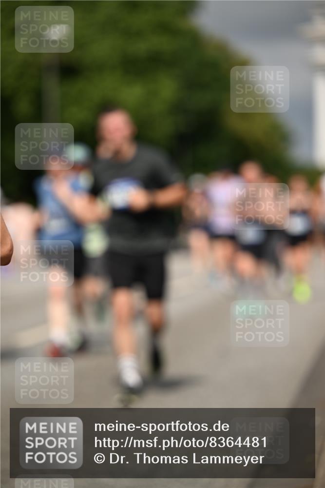 29.06.2025 - hella hamburg halbmarathon Dr. Thomas Lammeyer http://msf.ph/oto/8364481 29.06.2025 10:19:21 Kennedybrücke 1524, 1890, 2110, 2494, 3417, 3513, 3650, 4007, 4466, 4492, 4494, 5069, 5271, 5739, 5986, 6248, 6287, 6376, 7439, 7452, 7809, 7810, 8237, 8609, 9113, 9423, 9556, 9657, 9847, 9911, 9975, 9997, 10775, 10858, 10963 meine-sportfotos.de