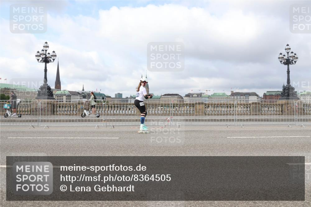 29.06.2025 - hella hamburg halbmarathon Lena Gebhardt http://msf.ph/oto/8364505 29.06.2025 09:10:50 Lombardsbrücke 538 meine-sportfotos.de
