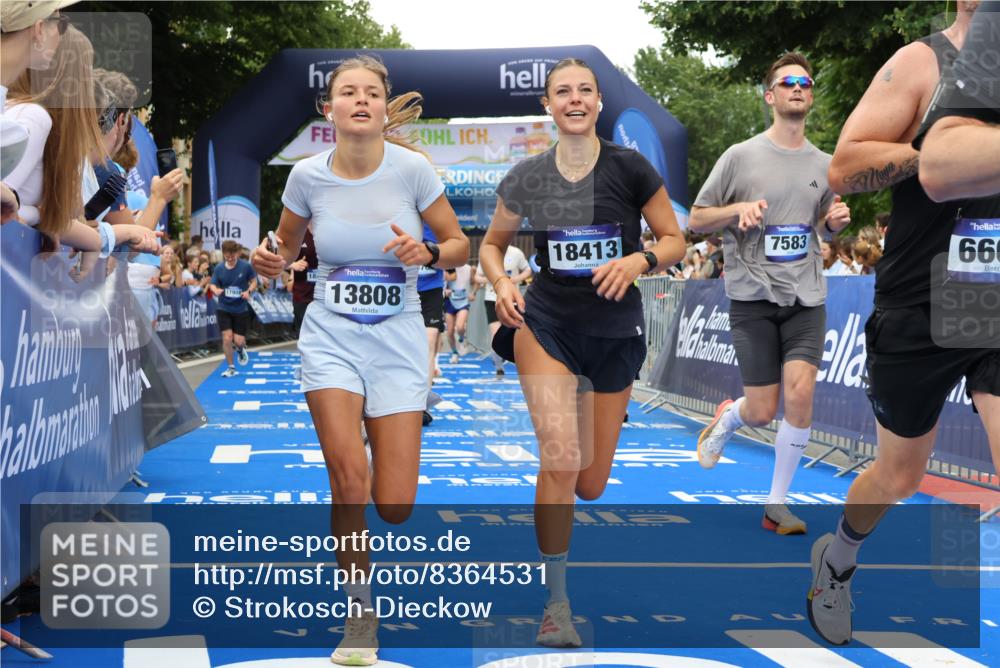 29.06.2025 - hella hamburg halbmarathon Strokosch-Dieckow http://msf.ph/oto/8364531 29.06.2025 10:50:38 Ziel 1399, 1750, 2234, 2788, 4346, 6282, 6662, 6712, 7134, 7397, 7583, 7786, 7952, 8576, 8657, 9057, 11214, 11356, 13701, 13808, 13812, 13875, 15426, 15519, 15720, 15803, 16291, 16806, 17129, 17179, 17247, 17908, 18006, 18229, 18370, 18413, 18820 meine-sportfotos.de