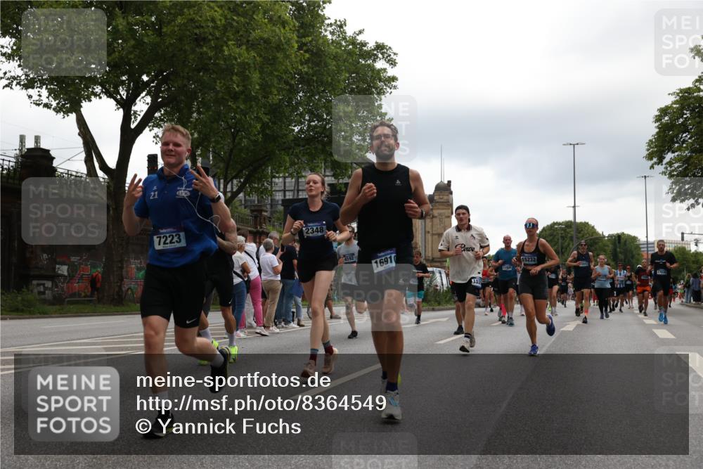 29.06.2025 - hella hamburg halbmarathon Yannick Fuchs http://msf.ph/oto/8364549 29.06.2025 10:53:20 20KM 2006, 2348, 2584, 2677, 2957, 2978, 3114, 3181, 3279, 3425, 3983, 4088, 4592, 4796, 5347, 5885, 6087, 6202, 6220, 6438, 7031, 7223, 7287, 8290, 10036, 10587, 10759, 10896, 10943, 11935, 11938, 12206, 12261, 12564, 12633, 12736, 12862, 13583, 13761, 14567, 14732, 14902, 14928, 14965, 15232, 15240, 15284, 16227, 16341, 16910, 16980, 17017, 17176, 17304, 17503, 17630, 18153, 18327, 18467, 18485, 18716, 19015, 19160 meine-sportfotos.de