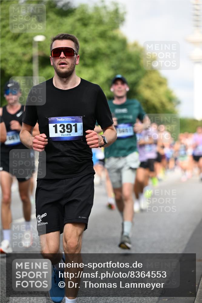29.06.2025 - hella hamburg halbmarathon Dr. Thomas Lammeyer http://msf.ph/oto/8364553 29.06.2025 09:56:55 Kennedybrücke 1012, 1163, 1176, 1391, 1558, 1735, 1759, 2048, 2213, 2234, 2365, 2402, 2590, 2623, 2788, 2970, 3021, 3146, 3304, 3907, 4091, 4310, 4553, 4933, 4997, 5022, 5623, 5624, 5682, 5692, 6081, 6203, 6375, 6460, 6712, 7147, 7204, 7322, 7448, 7450, 7765, 8063, 8145, 8704, 8722, 8819, 9232, 9303, 9305, 9374, 9534, 9538, 9544, 9585, 9794, 10208, 10246, 10313, 10969, 11094, 11153, 11291 meine-sportfotos.de