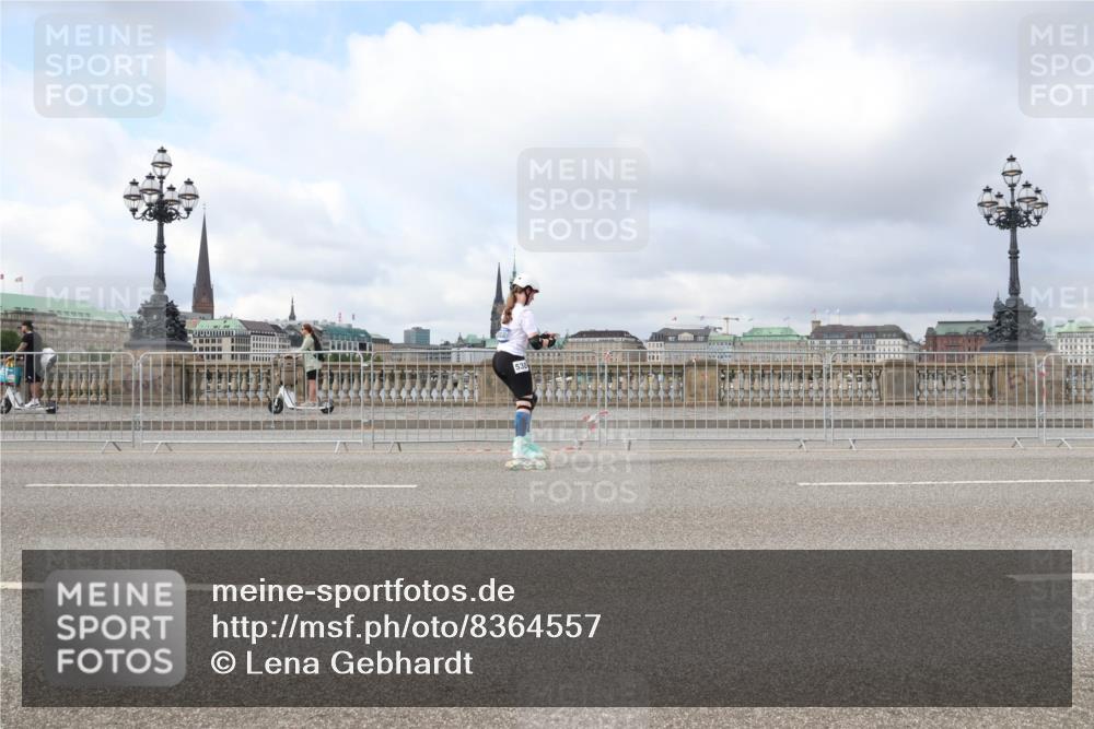 29.06.2025 - hella hamburg halbmarathon Lena Gebhardt http://msf.ph/oto/8364557 29.06.2025 09:10:50 Lombardsbrücke  meine-sportfotos.de