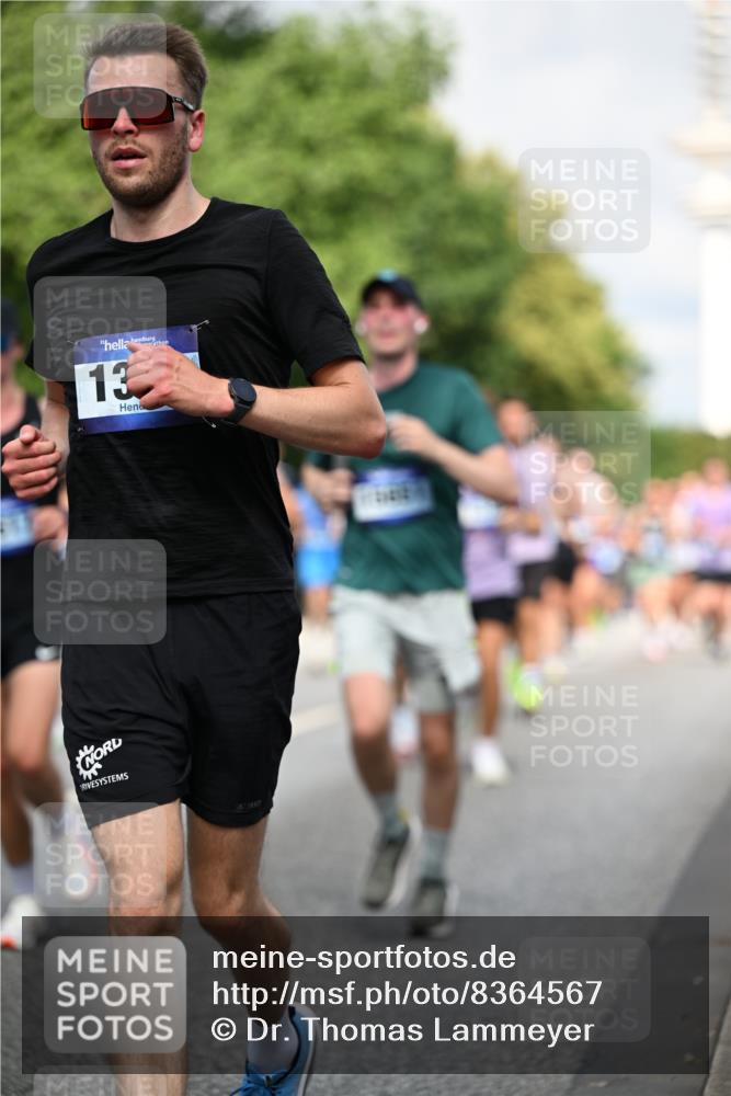 29.06.2025 - hella hamburg halbmarathon Dr. Thomas Lammeyer http://msf.ph/oto/8364567 29.06.2025 09:56:56 Kennedybrücke 1012, 1163, 1176, 1391, 1558, 1735, 1759, 2048, 2213, 2234, 2365, 2402, 2590, 2623, 2788, 2970, 3146, 3186, 3304, 3907, 4091, 4310, 4553, 4997, 5022, 5623, 5624, 5692, 6081, 6203, 6375, 6460, 6712, 7147, 7204, 7322, 7448, 7450, 7765, 8063, 8145, 8704, 8819, 9232, 9303, 9305, 9374, 9534, 9538, 9544, 9585, 9794, 10208, 10246, 10313, 11094, 11153, 11291 meine-sportfotos.de