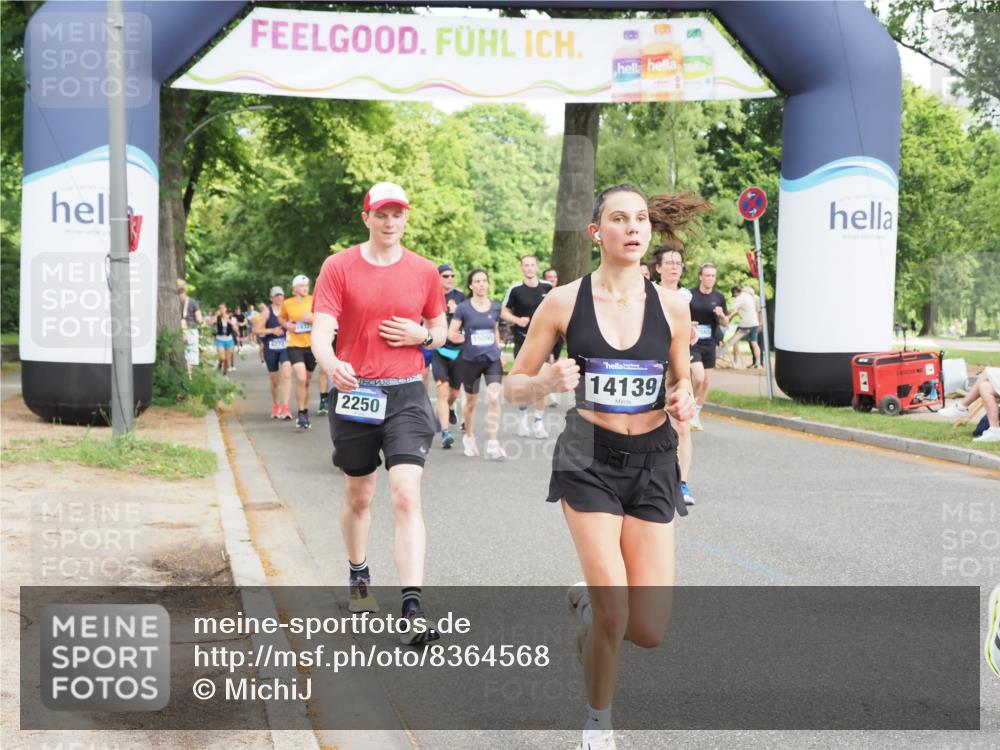 29.06.2025 - hella hamburg halbmarathon MichiJ http://msf.ph/oto/8364568 29.06.2025 10:43:37 Zwischen KM18-KM19 1130, 1485, 2250, 5492, 6272, 6399, 8669, 8825, 12014, 12196, 12585, 14139, 14737, 15090, 15125, 15431, 17268, 17665 meine-sportfotos.de